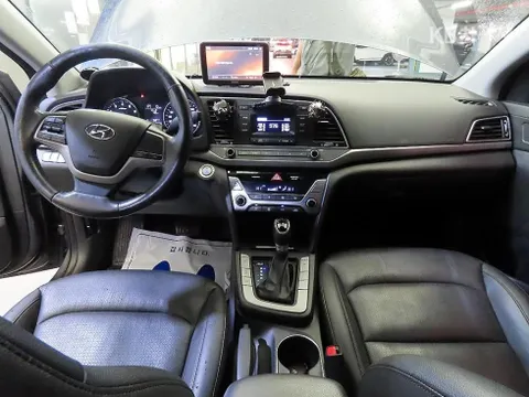 Hyundai Elantra (Avante)