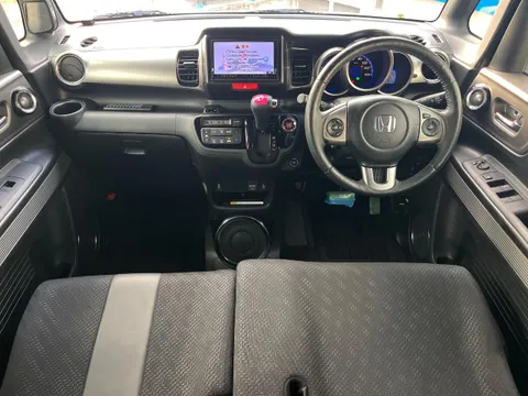 Honda N-BOX Slash