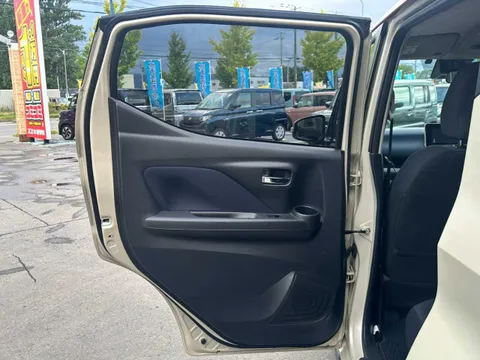 Mitsubishi eK X