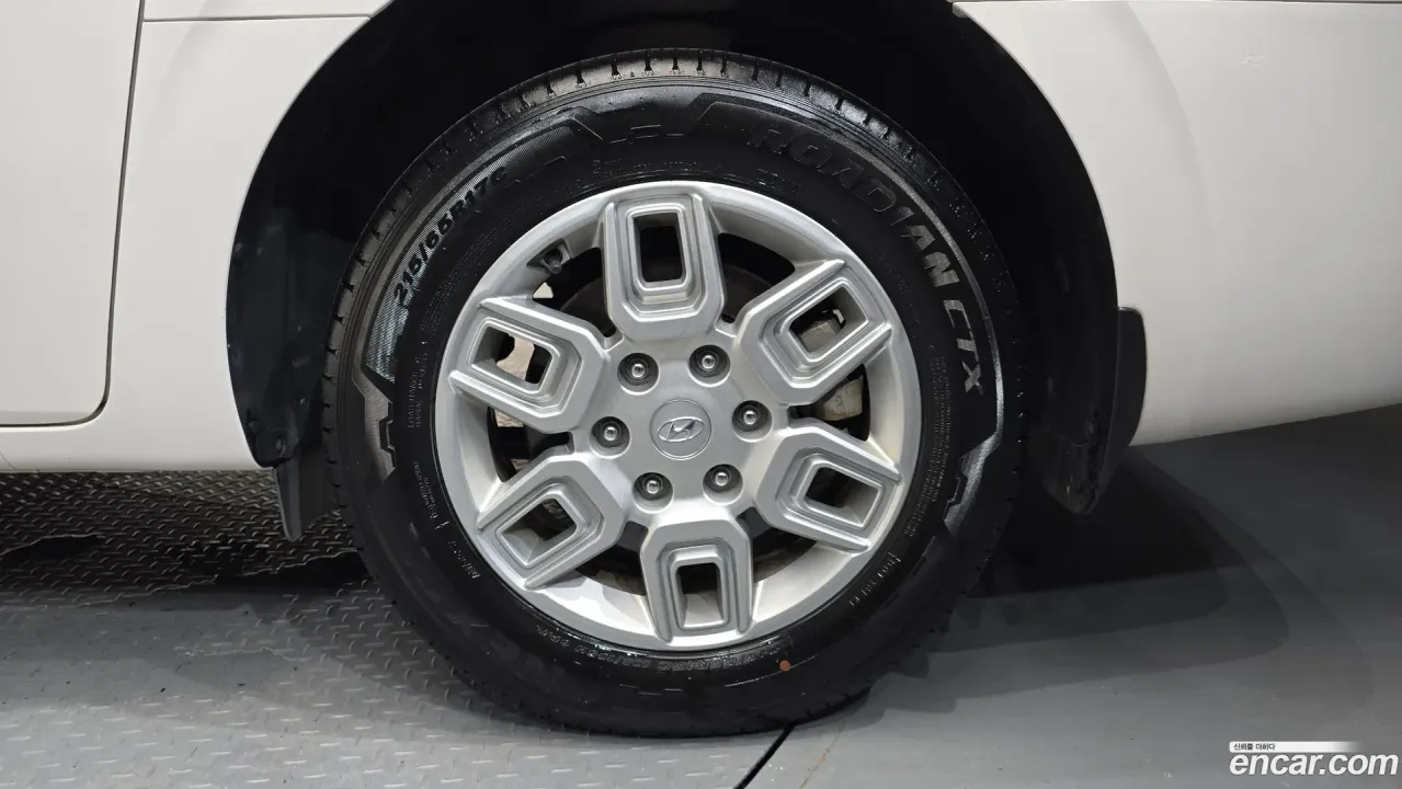 Hyundai Staria