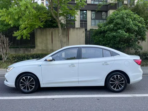 Roewe i5