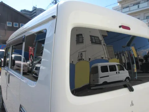 Mitsubishi Minicab Van
