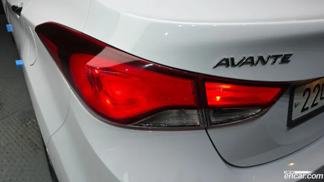 Hyundai Elantra (Avante)