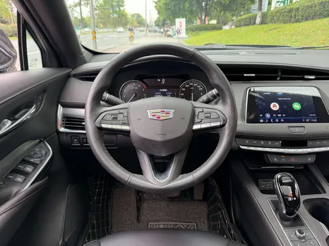 Cadillac XT4