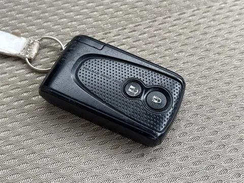 Subaru Lucra