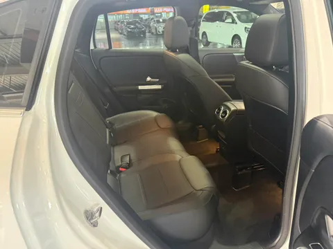 Mercedes-Benz Mercedes-Benz GLA
