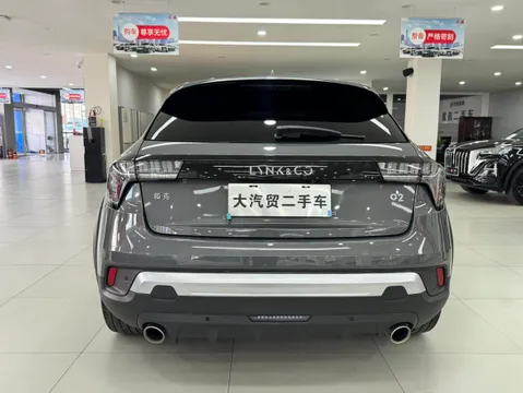 Lynk & Co 02