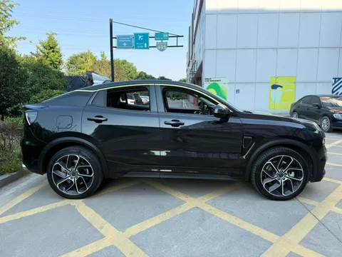 Lynk & Co 05