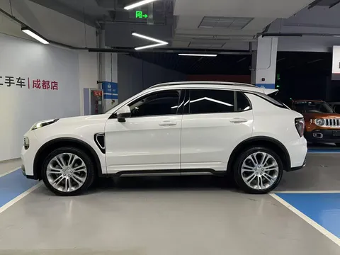 Lynk & Co 01