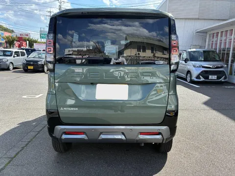 Mitsubishi Delica Mini