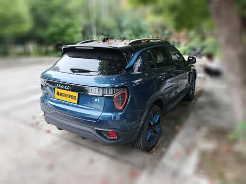 Lynk & Co 01