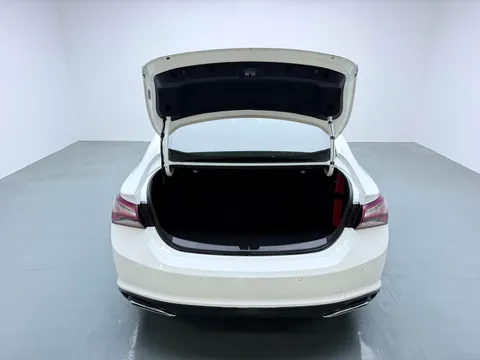 Chevrolet Malibu XL