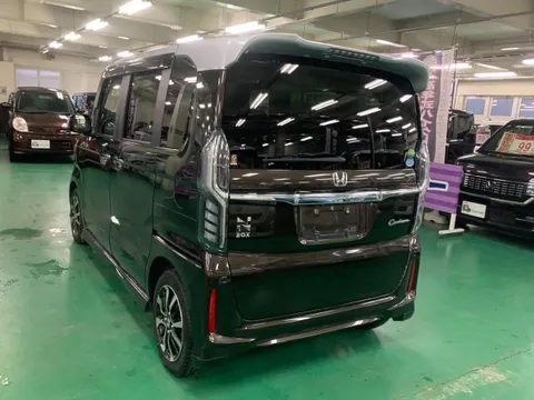 Honda N-BOX Custom