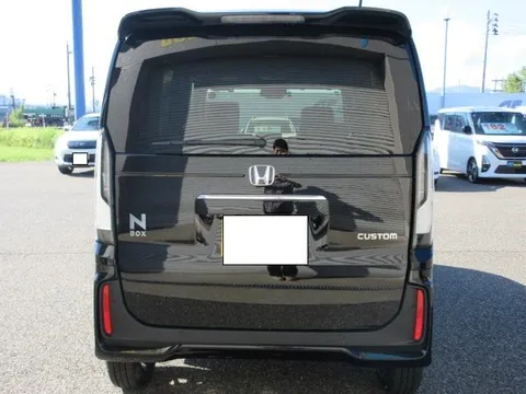 Honda N-BOX Custom