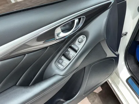 Infiniti Q50L