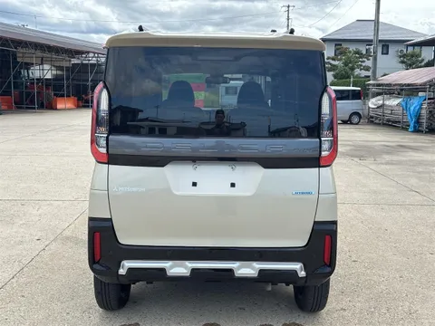 Mitsubishi Delica Mini