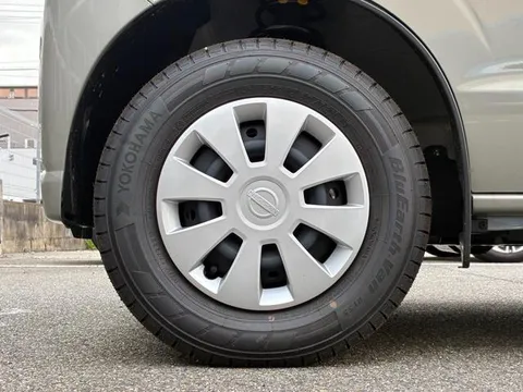Nissan Clipper Van