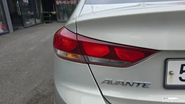 Hyundai Elantra (Avante)