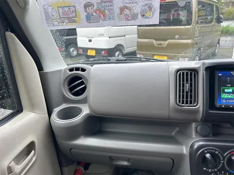 Nissan Clipper Van