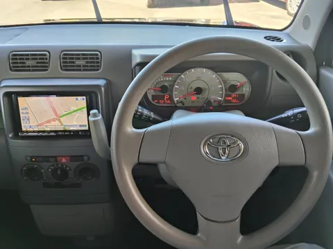Toyota Pixis Space