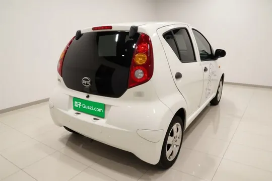 BYD F0