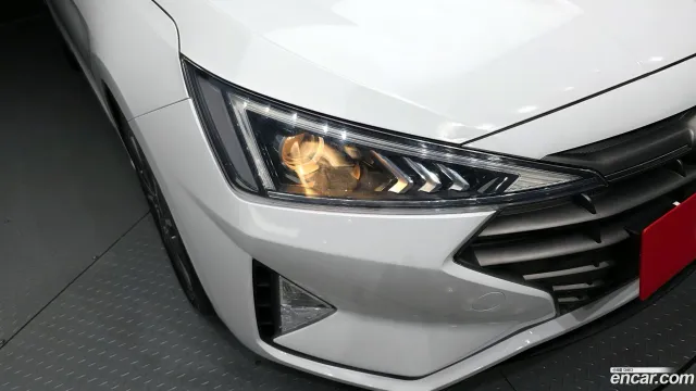 Hyundai Elantra (Avante)