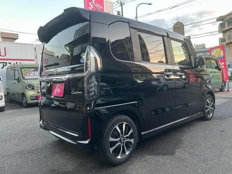 Honda N-BOX Custom