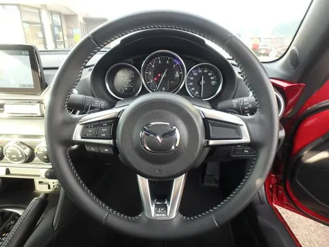 Mazda MX-5 (Roadster)