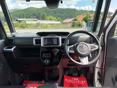 Toyota Pixis Mega