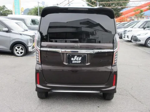 Honda N-BOX Custom