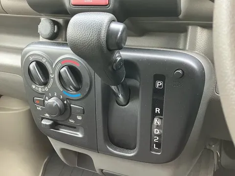 Mitsubishi Minicab Van