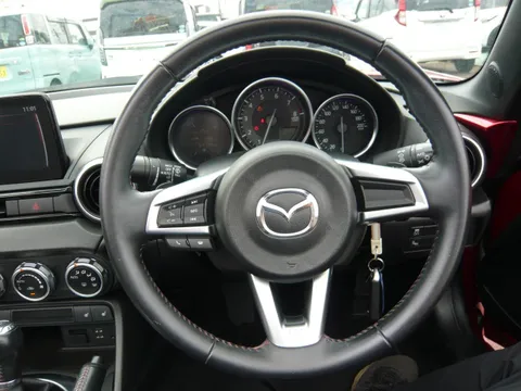 Mazda MX-5 (Roadster)