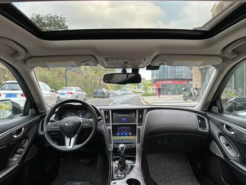Infiniti Q50L