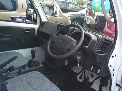 Nissan Clipper Truck
