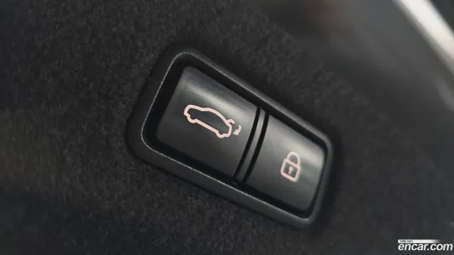 Genesis G90 (EQ900)
