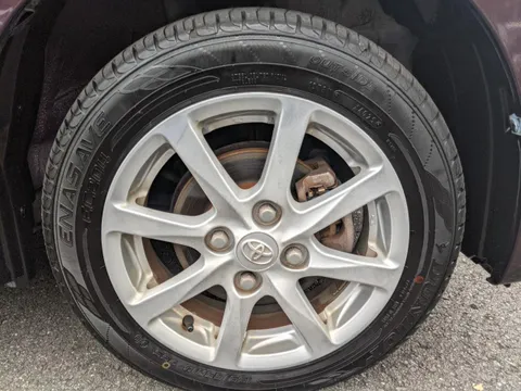 Toyota Pixis Mega