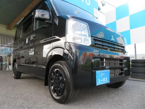 Mitsubishi Minicab Van