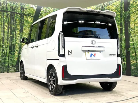 Honda N-BOX Custom
