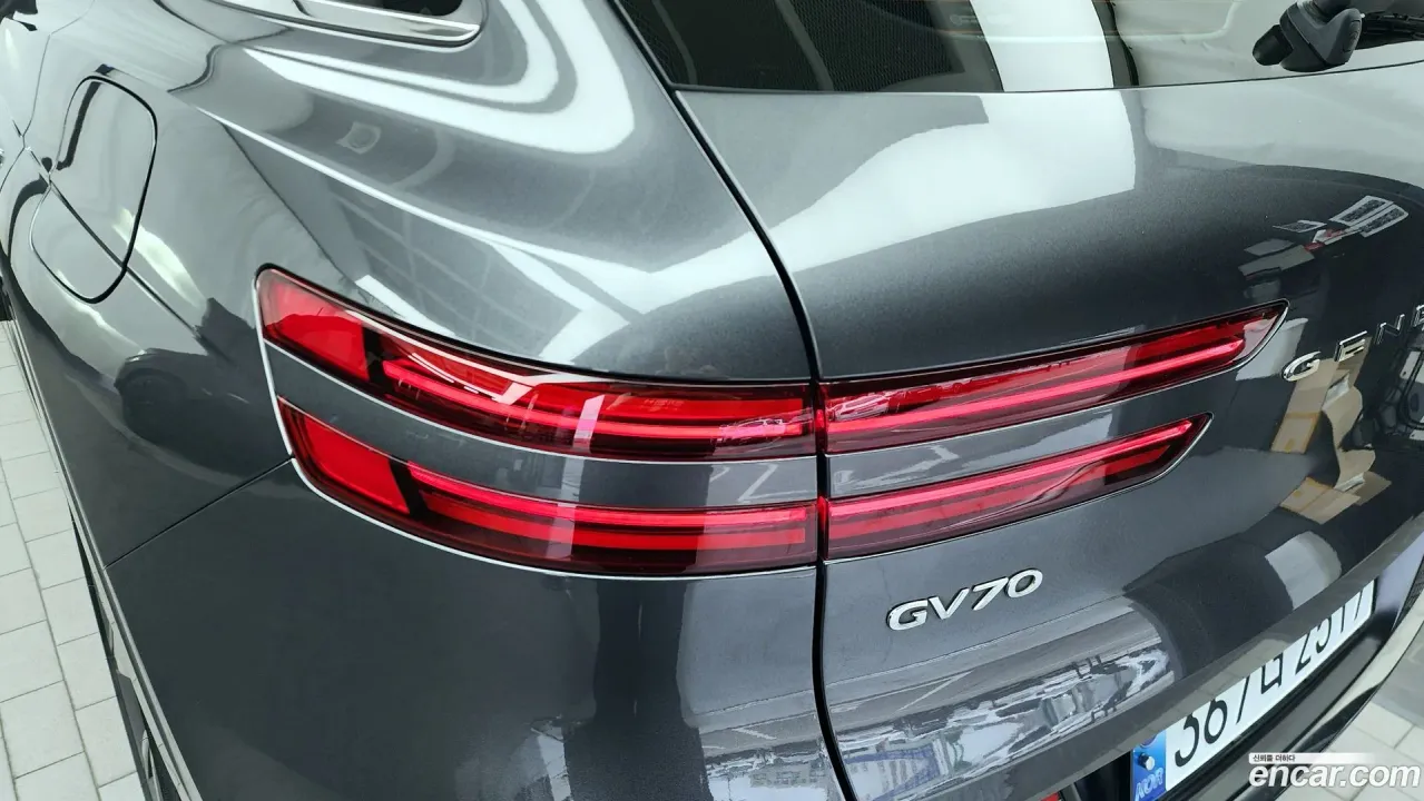 Genesis GV70