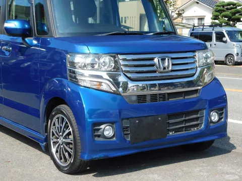 Honda N-BOX Custom