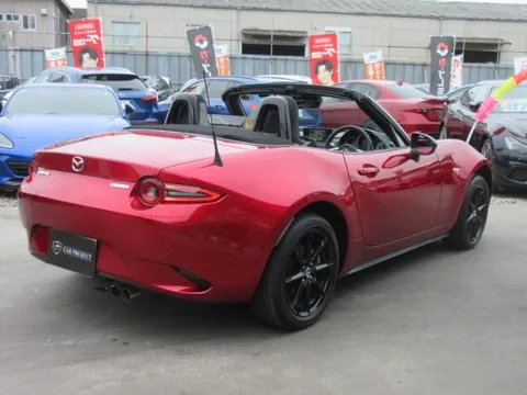 Mazda MX-5 (Roadster)