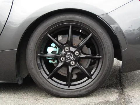 Mazda MX-5 (Roadster)