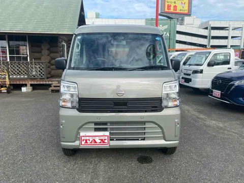 Nissan Clipper Van
