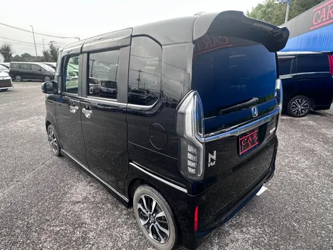 Honda N-BOX Custom