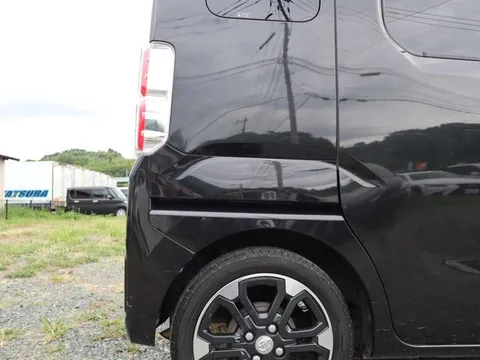 Toyota Pixis Mega