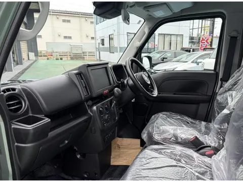 Nissan Clipper Van