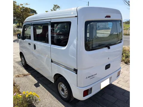 Mitsubishi Minicab Van