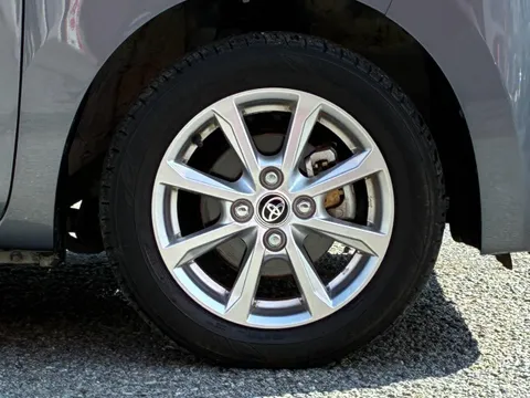 Toyota Pixis Mega