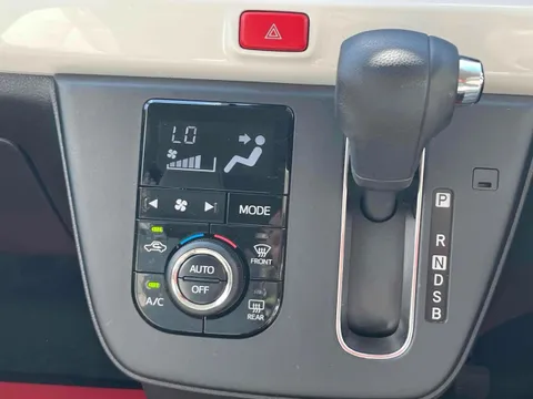 Daihatsu Mira Tocot