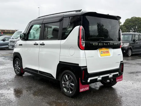 Mitsubishi Delica Mini